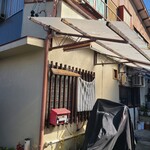 長坂食堂 - こちらの扉からの入店がツウ