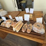 ぱん屋 ニレカゼ - 商品棚