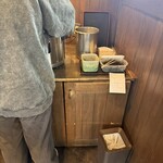 亀正くるくる寿司 - 味噌汁セルフコーナー