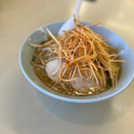 くるまやラーメン - 料理写真:味噌ネギチャーシュー　辛ネギトッピング