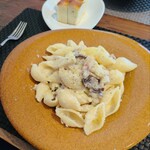 Osteria RIMA - ﾊﾟﾝﾁｪｯﾀ ﾏｯｼｭﾙｰﾑ ｴﾘﾝｷﾞ ｸﾞﾗﾝﾏｰｿﾞﾁｰｽﾞと黒胡椒のｿｰｽ