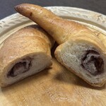 峰屋 - 塩バターパンをきったところ