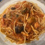 森のレストラン BOSCO - 茄子とベーコンのトマトスパはボリュームあり