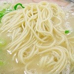 長浜ナンバーワン - 長浜らーめん　麺アップですｗ