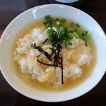 らーめん la.la.la. - 2015年1月2日(金)　20食限定　鯛塩ラーメン　ミニ鯛茶漬け付き(777円)のミニ鯛茶漬け　スープをかけました