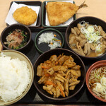ゆで太郎 - 料理写真:合い盛りもつ定食(ごはん大盛) & アジフライ & コロッケ