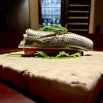 アカ - ②コハダのボカディージョ