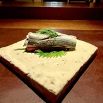 アカ - ②コハダのボカディージョ