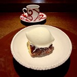 アカ - ⑪ 安納芋と山羊ミルクアイス