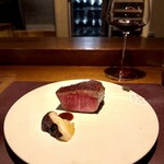 アカ - ⑦神戸牛ヒレ、サーロイン、徳島天恵菇（椎茸）
      ⑧松葉蟹のパエリア