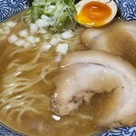 嫁の中華そば - 煮干しラーメン　麺　ちぢれ細め