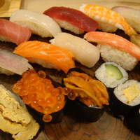東鮨 新店 - １４貫１０００円のランチ寿司