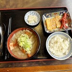 もつ煮屋 三本木食堂 - 豚汁定食¥850