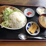 もつ煮屋 三本木食堂 - もつ煮カレー