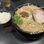 ハルピン 味噌らーめん 雷蔵 - タレ味噌ラーメン ライス