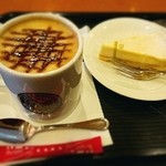 CAFFE VELOCE - ベークドチーズタルト
                        ホットカフェモカ
                        