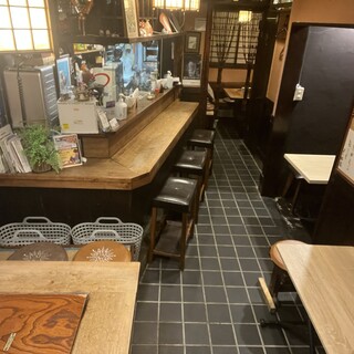 半個室完備。43年愛され続ける居酒屋で心ほどけるひと時を…