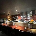 五福飯店 - お洒落なカウンター席