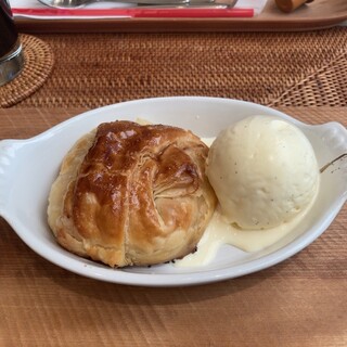 カフェ タンネ_0