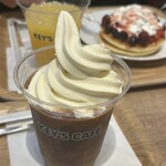 KEY'S CAFE  - 相方さんのコーヒーフロート