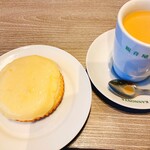 観音屋 - 料理写真:デンマークチーズケーキとブレンド