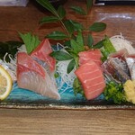 居酒屋 昼からひとやすみ - お刺身盛り合わせ