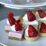 テラスラウンジ - ・苺のムースケーキ
・苺のショートケーキ
・苺のレアチーズタルト
・スコーン