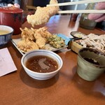 一茶 - 天ぷらの汁は、大根おろし入りで爽快感あります