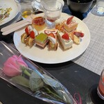 オールデイダイニング リモネ(リーガロイヤルホテル大阪) - 記念日の花いただきました