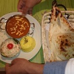 インド料理専門店 クシュクシュ - ナンセット　シーフードマサラカレー・ライス・サラダ
