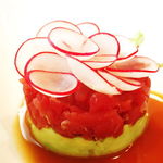 Jean-Georges Tokyo - 本マグロのタルタル仕立て アボカド、ラディッシュ、 ジンジャードレッシング