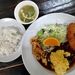 なんじゃろ - ハンバーグにカボチャコロッケ