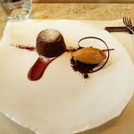 Jean-Georges Tokyo - 温かいＪＧチョコレートケーキ キャラメルアイスクリーム