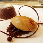 Jean-Georges Tokyo - 温かいＪＧチョコレートケーキ キャラメルアイスクリーム