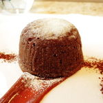 Jean-Georges Tokyo - 温かいＪＧチョコレートケーキ キャラメルアイスクリーム