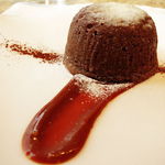 Jean-Georges Tokyo - 温かいＪＧチョコレートケーキ キャラメルアイスクリーム