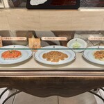 インデアンカレー 丸の内店 - 店頭のショーケース