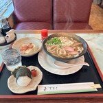 ちくりん - 煮込みうどんおにぎり定食