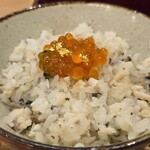 能加万菜 と成屋 - 二　お好みでいくらや薬味を加え味を替えながらお楽しみください。