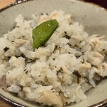 能加万菜 と成屋 - 一　まずはそのままのど黒の実をほぐしお米と一緒に味わってください。