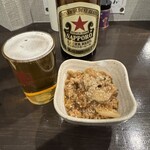 炭や酒 學 - お通し(300yen)  この日のお通しは麻婆豆腐。