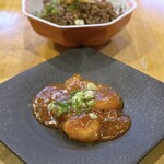 チャーハン研究所 - 黒チャーハン(780円)
青森県産揚げニンニク(+280円)
ライス大盛り(+150円)
エビチリ(580円)