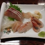 Takara Onsen - 夕食　刺身盛り合わせ　ぶり、バイ貝、平目、あまえびなど
