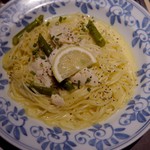 鎌倉パスタ - 蒸し鶏とアスパラのレモンクリームパスタ