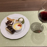 エトワール - スイーツと赤ワイン