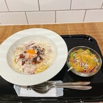 MOM&POP'S SPAGHETTI - こだわり卵のオニオンカルボナーラ（サラダセット）