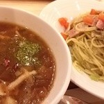 ベリーベリースープ - バジル炒めチキンのオニオンスープ＋バジルとフレッシュトマトのパスタ