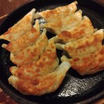 海鮮餐廳 Maguroya 花之夢 Route Inn Grantia秋田 SPA RESORT店 - 黑豚一口餃子(490日圓)