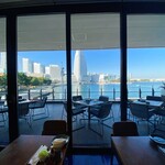 QUAYS pacific grill - 