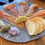 QUAYS pacific grill - 